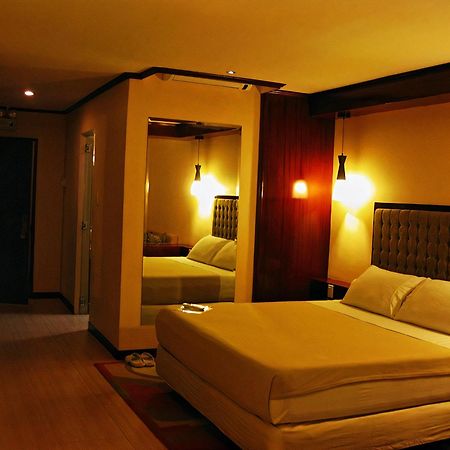 Cebu Dulcinea Hotel And Suites-Mactan Airport Hotel มักตัน ภายนอก รูปภาพ