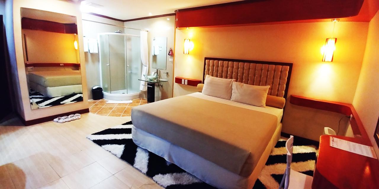 Cebu Dulcinea Hotel And Suites-Mactan Airport Hotel มักตัน ภายนอก รูปภาพ