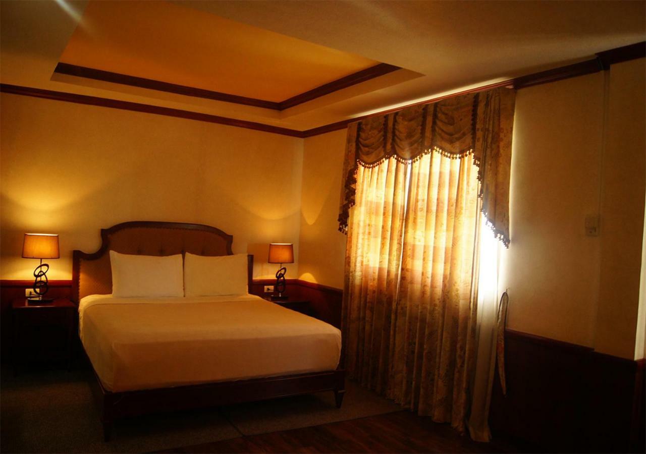 Cebu Dulcinea Hotel And Suites-Mactan Airport Hotel มักตัน ภายนอก รูปภาพ